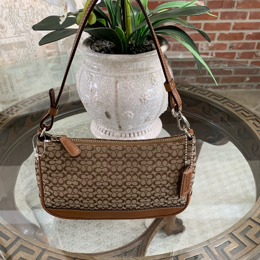 COACH KHAKI/LEATHER MINI C SIGNATURE DEMI PURSE!🤎